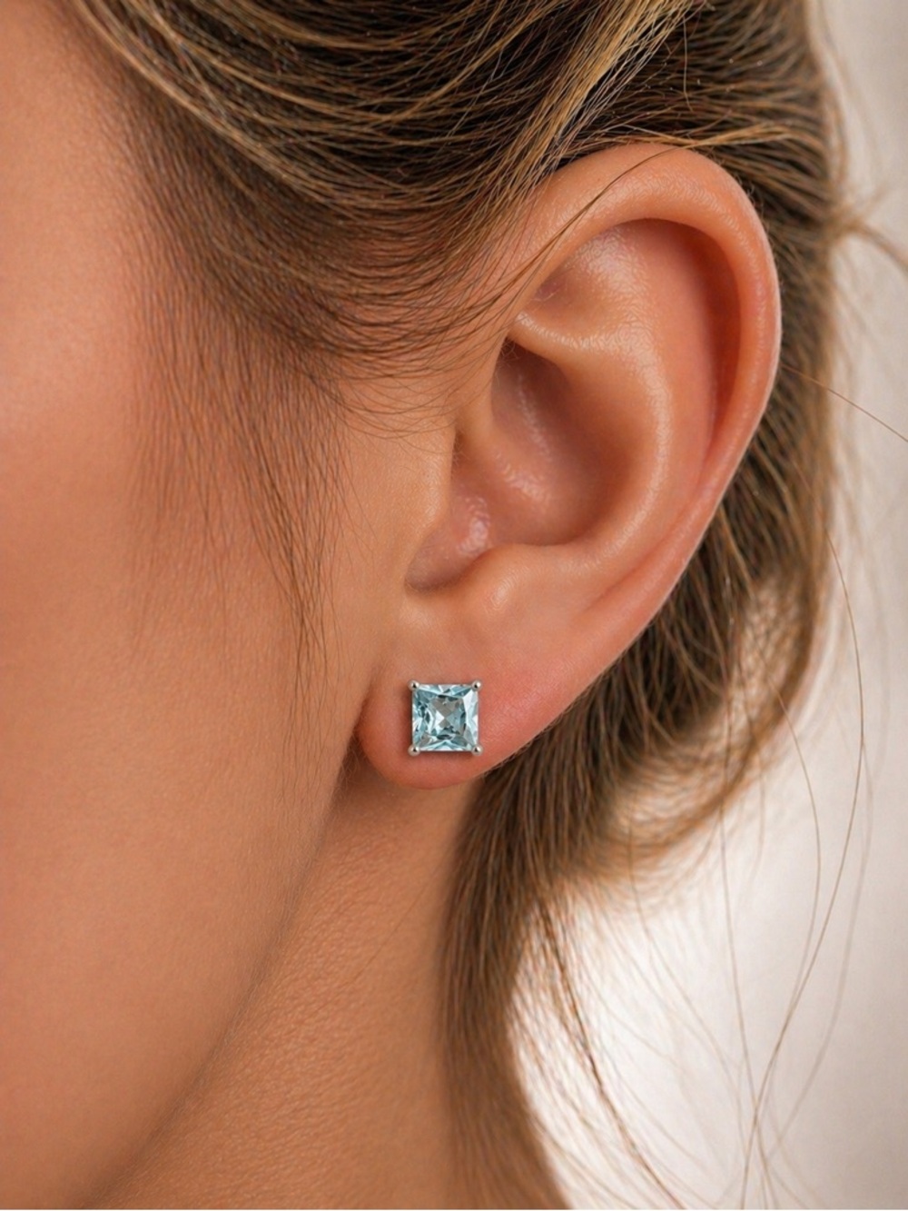 9K White Gold Blue Topaz & Zirconia Stud Earrings Vintage Elegant Pair - Picture 5 of 6